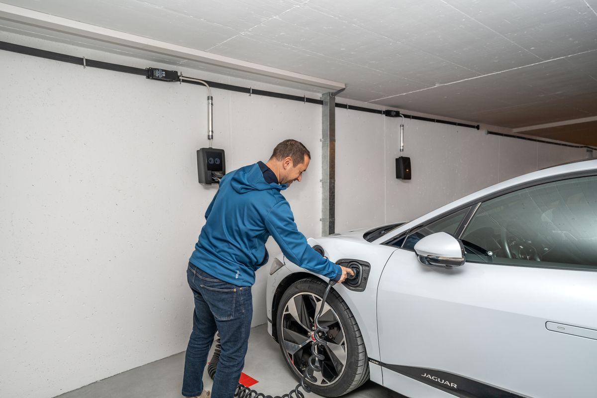 Voiture Hybride Rechargeable : Le Guide Complet 2026